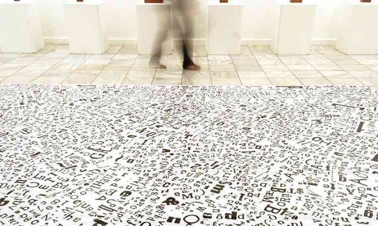 Detalhe de instalao de Guilherme Mansur exposta no Palcio das Artes em 2007