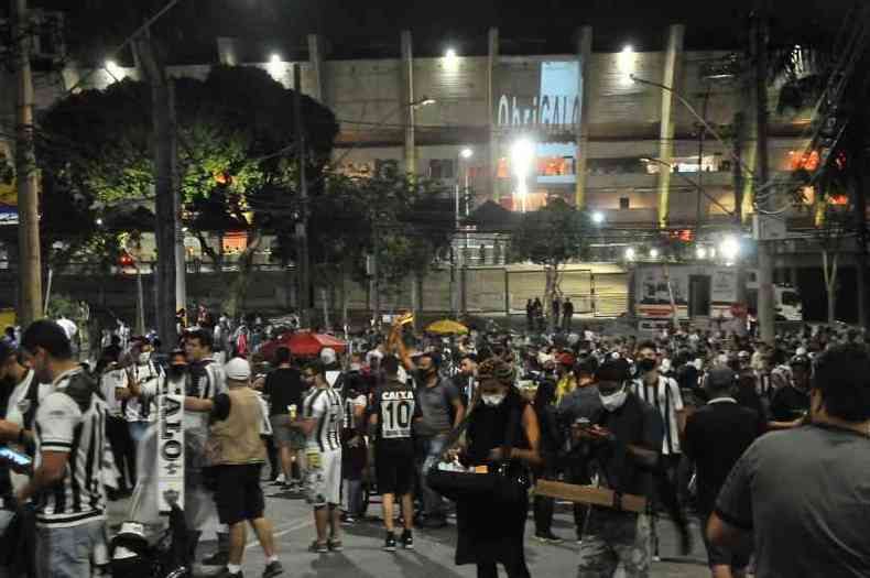 Tumulto dentro e fora do estdio irritou Kalil(foto: Marcos Vieira/EM/D.A Press )