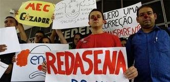 Estudantes de BH que não concordam com correção da redação pediram apoio do Ministério Público Federal(foto: RODRIGO CLEMENTE/EM/D.A PRESS) Estudantes de BH que não concordam com correção da redação pediram apoio do Ministério Público Federal(foto: RODRIGO CLEMENTE/EM/D.A PRESS)