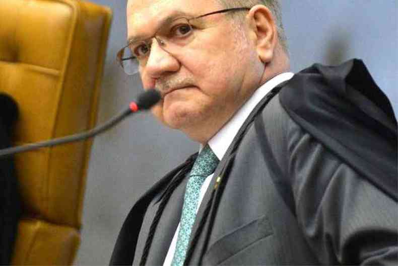 O ministro Edson Fachin, durante sesso do STF, nessa quarta-feira (16), que julga como deve ser o rito de tramitao do processo de impeachment da presidente Dilma Rousseff no Congresso J(foto: Jos Cruz/Agncia Brasil)