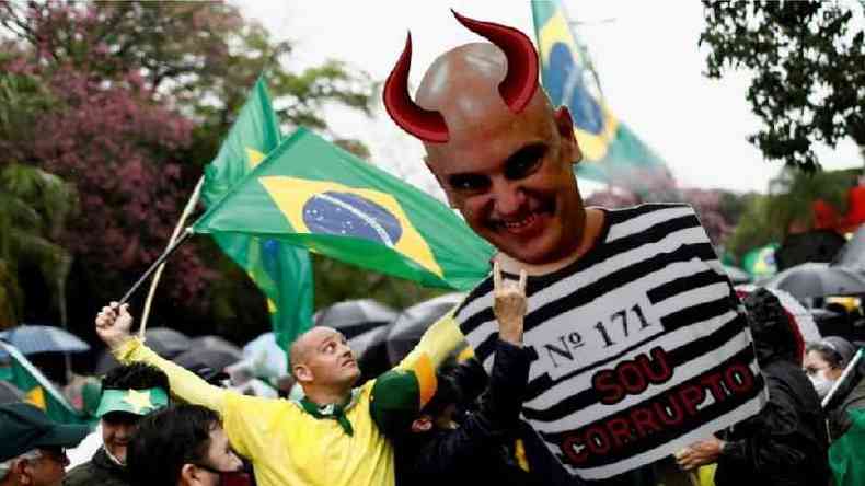 Ministro Alexandre de Moraes foi alvo de manifestaes bolsonaristas, como esta em Porto Alegre