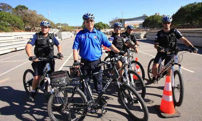 Craig é instrutor do Curso de Bike Patrulha da Associação Internacional de Polícia Mountain Bike (IPMBA)(foto: Edésio Ferreira/EM/DA Press ) Craig é instrutor do Curso de Bike Patrulha da Associação Internacional de Polícia Mountain Bike (IPMBA)(foto: Edésio Ferreira/EM/DA Press )