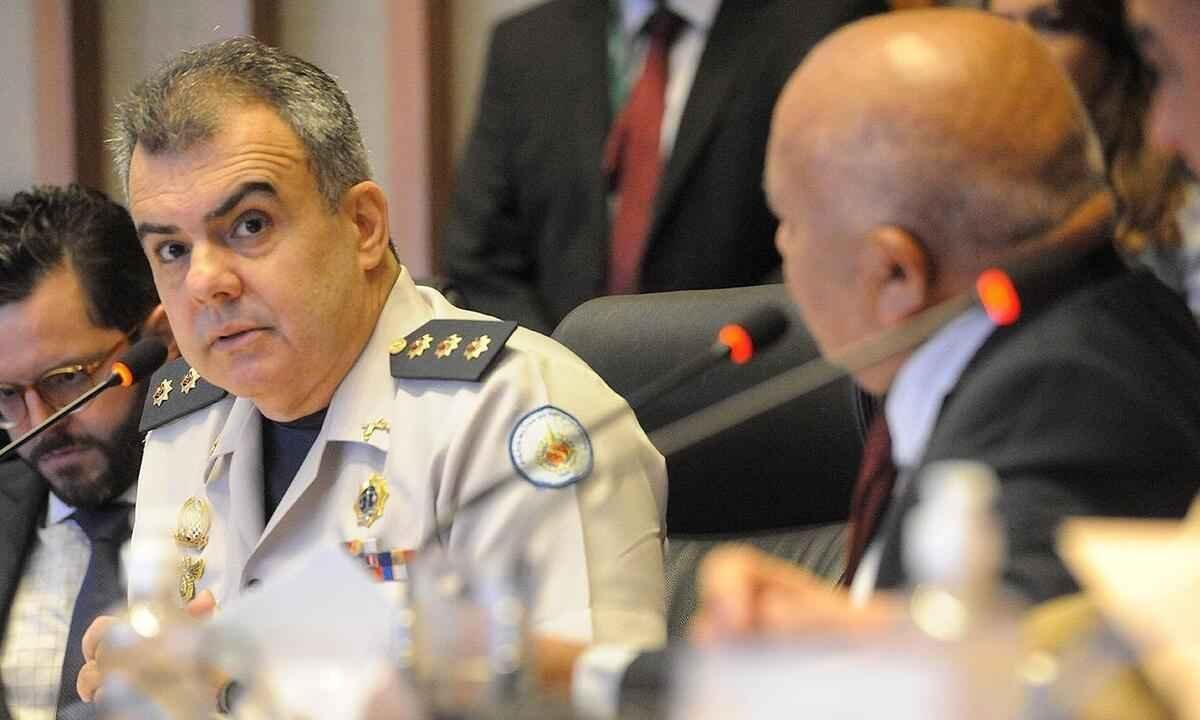 Ex-comandante da PM: Exército protegeu terroristas no 8 de janeiro -  Politica - Estado de Minas