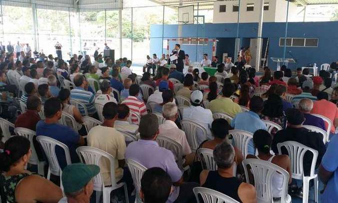 Vítimas do rompimento da barragem da Samarco participaram de assembleia na manha deste sábado em Mariana(foto: Euler Junior/EM/D.A Press) Vítimas do rompimento da barragem da Samarco participaram de assembleia na manha deste sábado em Mariana(foto: Euler Junior/EM/D.A Press)