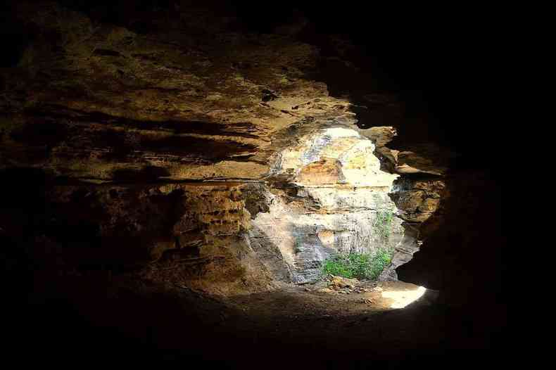 Entrada da caverna no Parque Nacional da Furna Feia, no Rio Grande do Norte