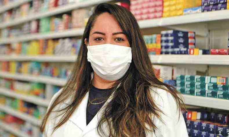 Belo Horizonte - MG. Farmacêutica Caroline Oliveira fala sobre falta de medicamentos