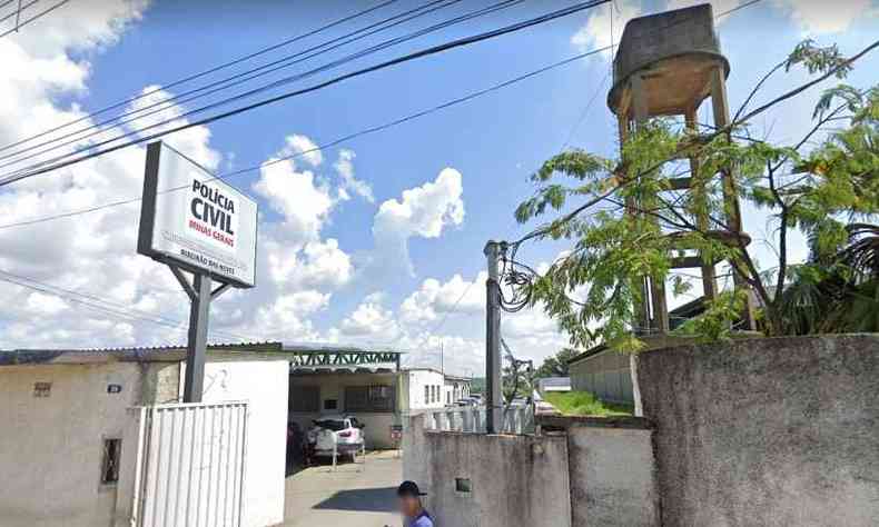 Homem acabou conduzido  Delegacia de Planto de Ribeiro das Neves(foto: Reproduo/Google Street View)