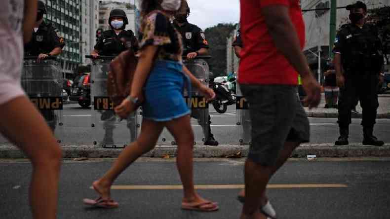 O documento diz que as autoridades civis no mantm controle total sobre as foras de segurana no pas(foto: AFP)