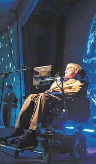O fsico Stephen Hawking ministra palestra no Festival Starmus, nas Ilhas Canrias, com um sistema adaptado  sua doena degenerativa(foto: DESIREE MARTIN/AFP %u2013 23/9/14)