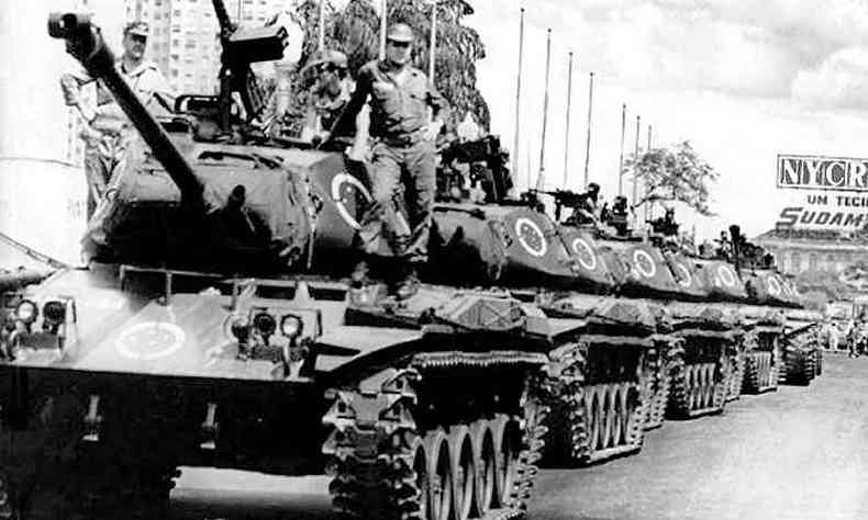 Tanques ocupam a avenida Presidente Vargas(foto: Correio da Manh CC BY-SA 4.0)