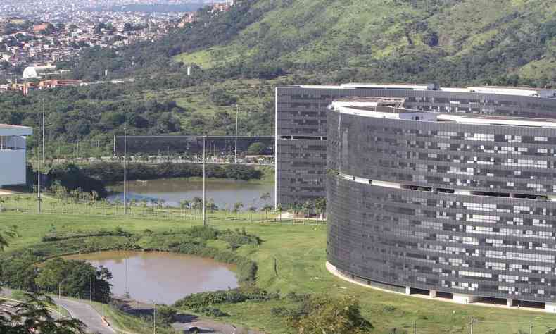 Vista dos prédios da Cidade Administrativa, complexo que abriga repartições da administração estadual em MG