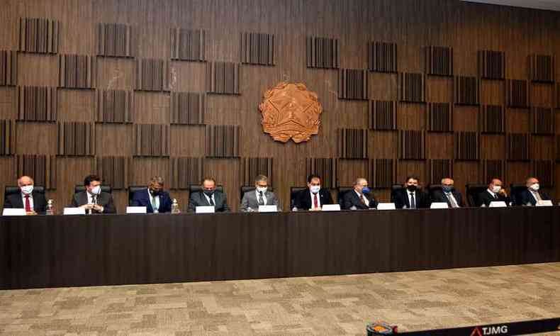 Controladoria-Geral do Estado vai acompanhar e fiscalizar os gastos da indenizao paga pela mineradora Vale(foto: Jair Amaral/EM/D.A Press)