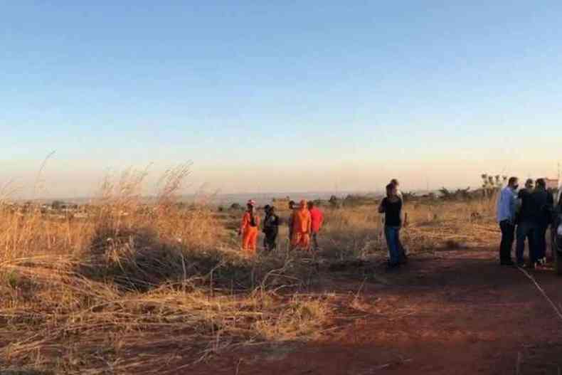 Bombeiros realizaram a busca pelo corpo do beb, mas no o encontraram(foto: Reproduo/TV Braslia)