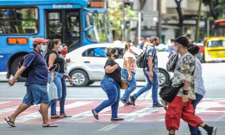 Apesar da queda dos ndices, BH teve ruas movimentadas nesta quarta-feira (foto: Leandro Couri/EM/D.A Press)