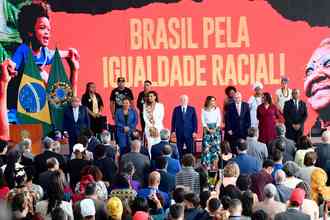 Lula lana pacote para pagar ''dvida histrica''