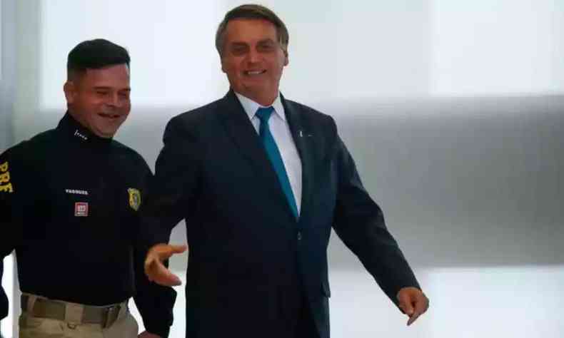 Diretor-geral da PRF, Silvinei Vasques, ao lado do presidente Jair Bolsonaro