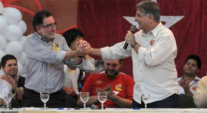 Pimentel e Patrus estiveram juntos em evento realizado na Escola Sindical, no Bairro Barreiro de Cima, em Belo Horizonte(foto: Tulio Santos/EM/D.A Press)