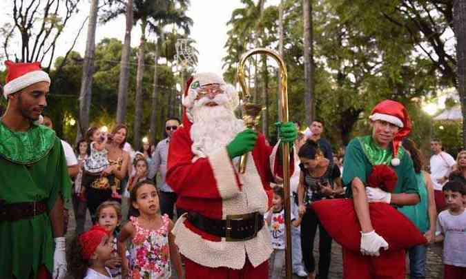 Os visitantes ainda puderam se divertir com a presena do Papai Noel(foto: Alexandre Guzanshe/EM)