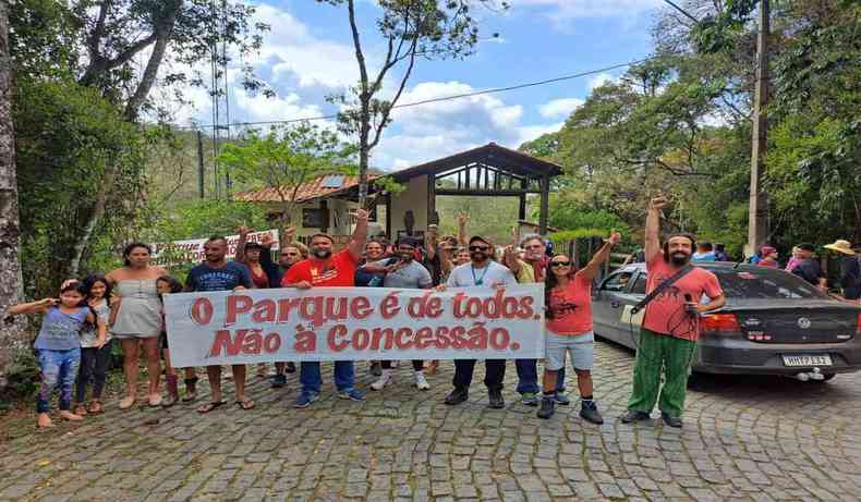 Moradores protestaram contra a concesso do Parque Estadual do Ibitipoca