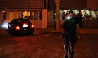 Advogado foi fuzilado quando ia entrar na garagem com seu Ford Fusion preto. Crime ocorreu em outubro de 2013(foto: Tlio Santos/EM/D.A PRESS)