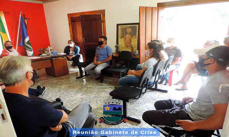 Prefeita se reuniu com membros do Comit de Crise para elaborar novo decreto(foto: Prefeitura de So Tom das Letras/divulgao)