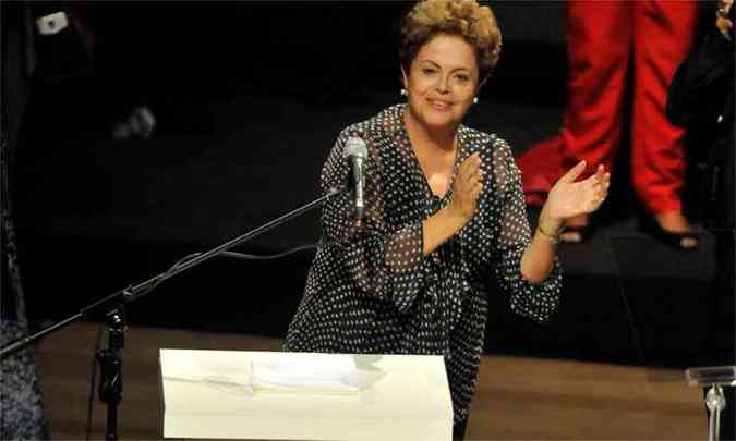 O encontro de Dilma com Lula seria para sinalizar que no est isolada, tomando decises solitrias(foto: Juarez Rodrigues/EM/D.A Press)