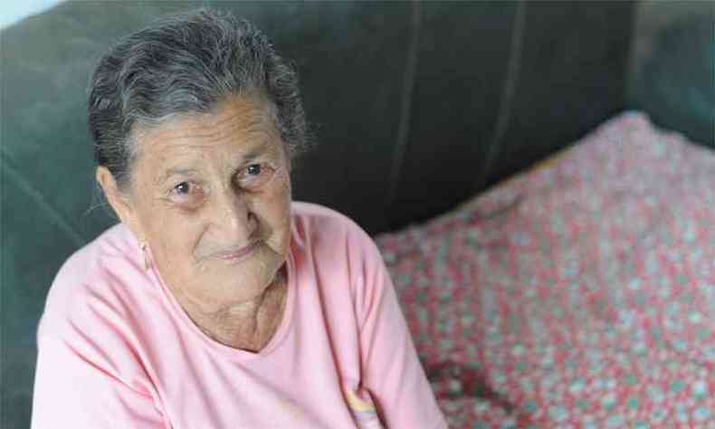 Maria das Dores, de 92 anos: 'Quero mais  minha vida de volta'(foto: Leandro Couri/EM/DA Press)