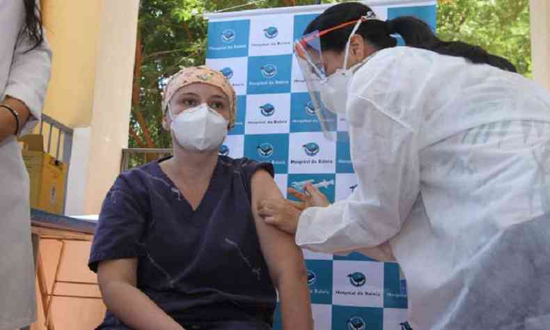Minas Gerais j recebeu cerca de 2,3 milhes com a primeira dose da vacina(foto: Jair Amaral/EM/D.A Press)