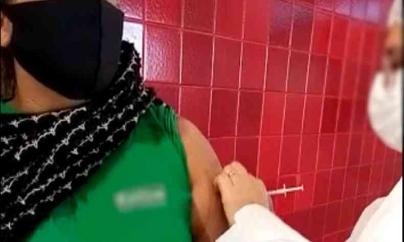 Mais um caso de falsa aplicao de vacina aconteceu no Paran, nesta sexta-feira (foto: Reproduo redes sociais )