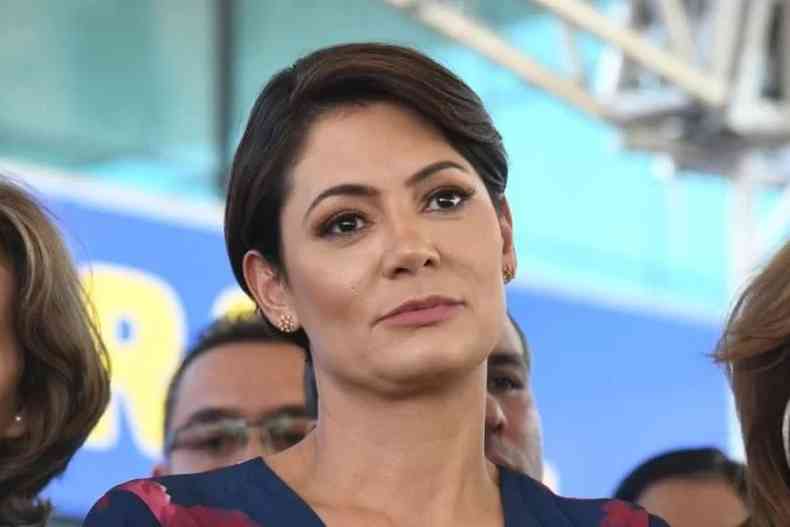 Foco no rosto da ex-primeira-dama Michelle Bolsonaro