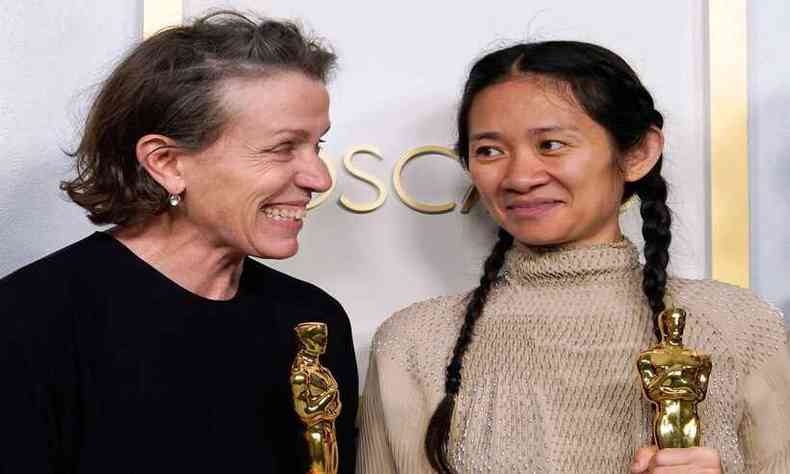 A atriz Frances McDormand e a diretora Chloe Zhao, premiadas por 