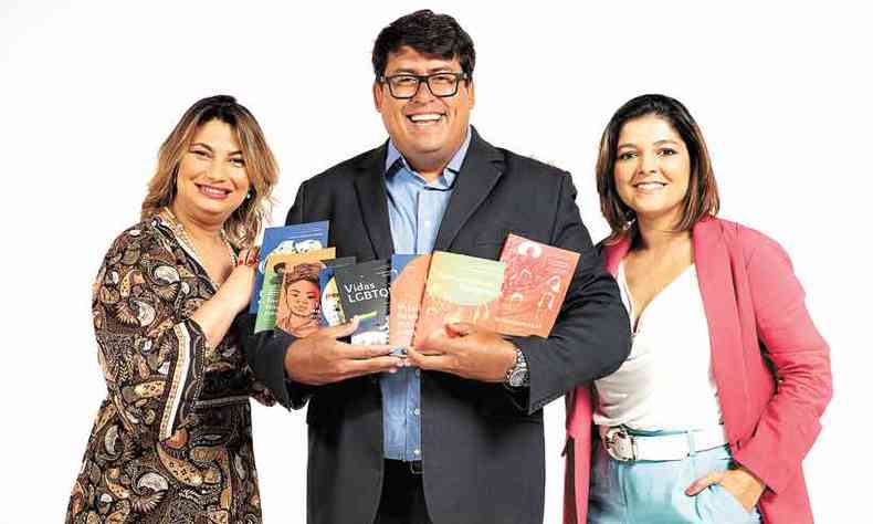 As editoras Patrícia Melo e Luciana Félix com Alvaro de Azevedo Gonzaga, coordenador da série 