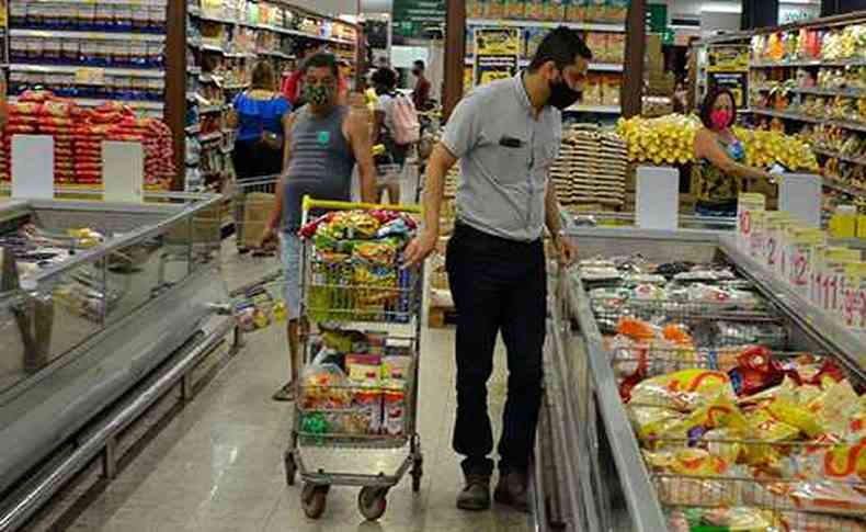 Os supermercados tero o mesmo horrio de funcionamento dos dias uteis nesse feriado(foto: Sindcomrcio/Divulgao)