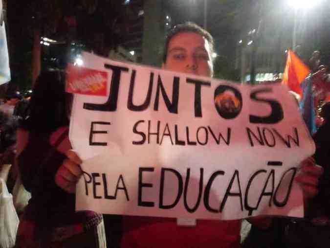 Cartazes da manifestao contra os cortes do governo Bolsonaro na rea da educaoMarcelo da Fonseca/EM/D.A Press