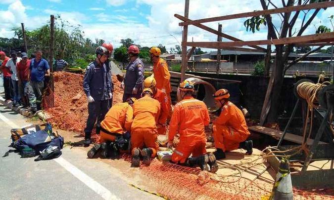 A vítima teve uma parada cardiorespiratória(foto: Corpo de Bombeiros/ Divulgação ) A vítima teve uma parada cardiorespiratória(foto: Corpo de Bombeiros/ Divulgação )