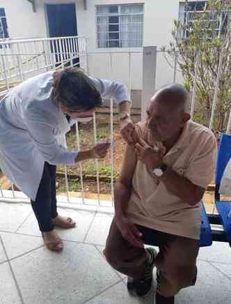 No local, 110 idosos e 29 funcionrios testaram positivo para a doena(foto: Lar So Vicente de Paulo de Alfenas/divulgao)