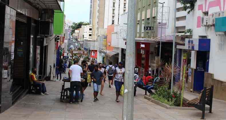 Rua Arthur Machado, ponto comercial mais tradicional da cidade de Uberaba(foto: Renato Manfrim/Especial para o EM)