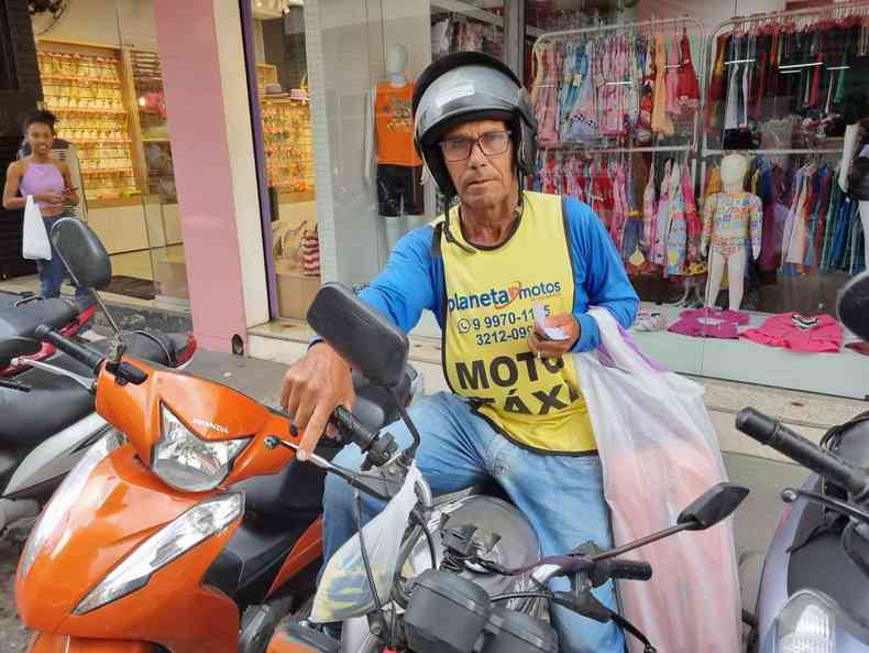 Manoel Messias da Rocha, de 60 anos, moto-taxista em Montes Claros