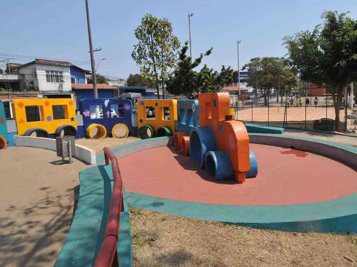 Curtindo os Parques e Praças de BH by Tanto de Trem