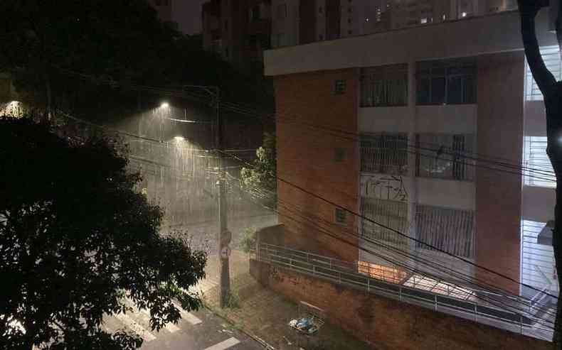 Forte chuva atinge regio Centro-Sul da capital nesta quinta-feira(foto: Joo Renato Faria/EM/D.A Press)