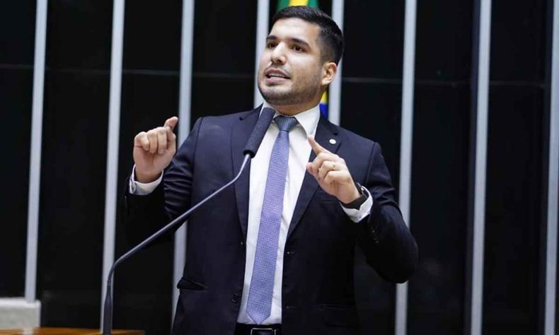 André Fernandes é alvo de um inquérito no STF por suposto envolvimento com atos golpistas(foto: Pablo Valadares / Câmara dos Deputados ) André Fernandes na Plenária da Câmara dos Deputados