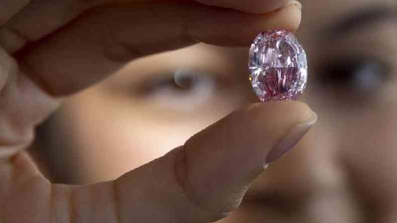 O diamante Espírito da Rosa de 14 quilates foi batizado com o nome de um balé