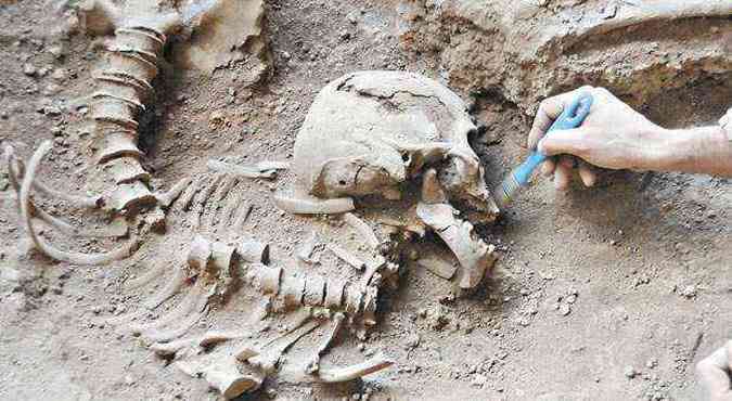 Esqueletos tiveram rituais sofisticados de sepultamento (foto: (PAULO FILGUEIRAS/EM/D.A PRESS))