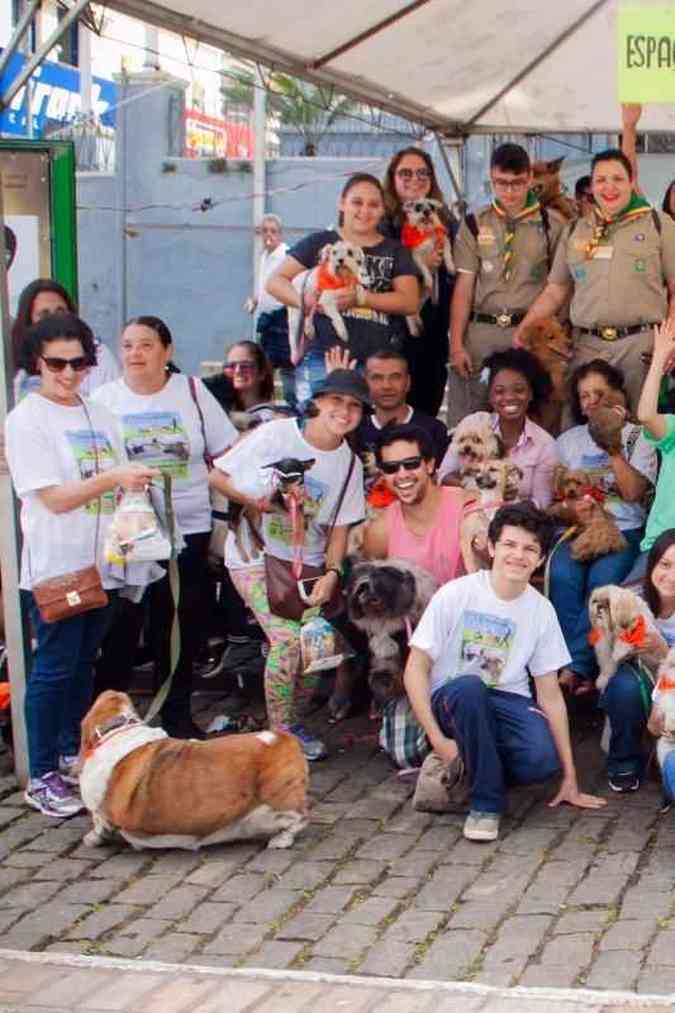 Caminhada em Nova Lima incentivou denncias de maus-tratos contra animaisONG Do Bem Pet/Divulgao