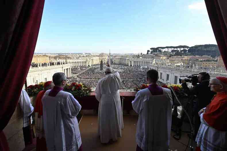 Papa em seu pronunciamento, no Vaticano 