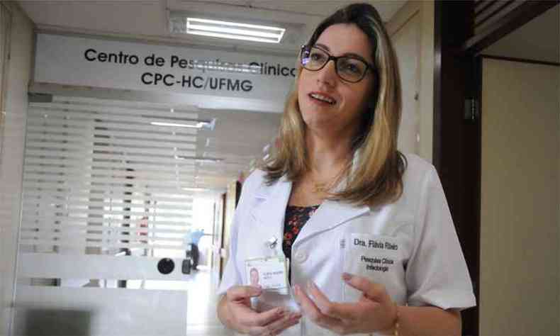 Flvia Ribeiro, infectologista do HC, explica que substncia usa DNA do vrus para induzir resposta imune(foto: Paulo Filgueiras/EM/DA Press)
