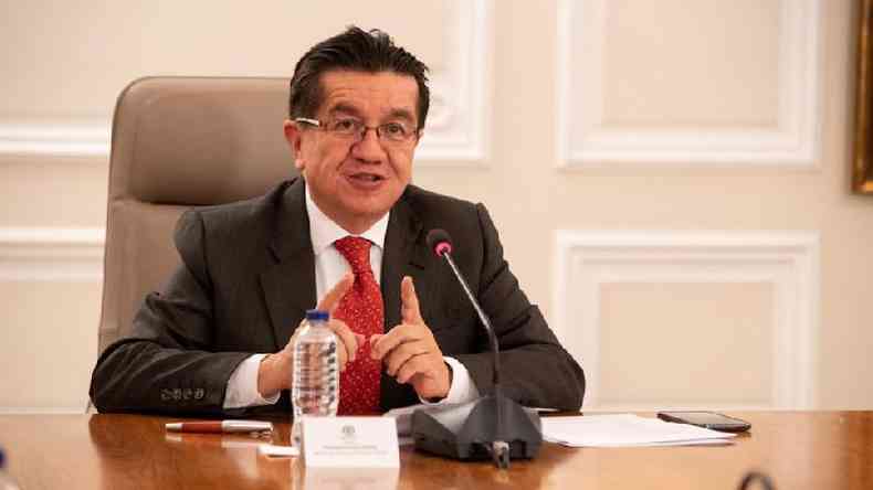 Para o ministro colombiano, o vnculo entre Leticia e Tabatinga propiciou a importao do vrus
