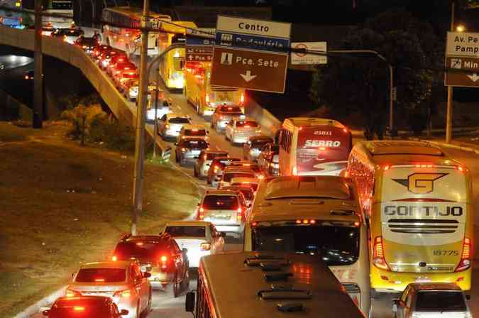 Motoristas enfrentaram longas filas de veculos no Centro de BHMarcos Vieira/EM/D.A.Press