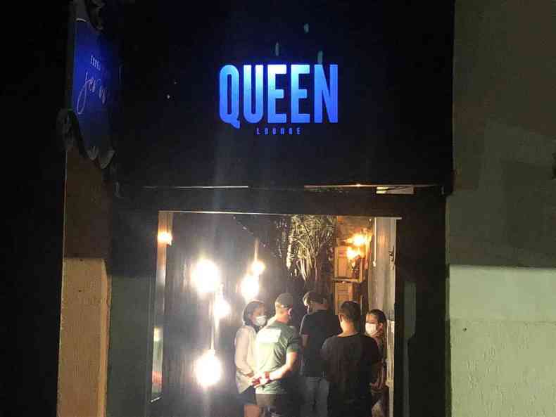 Fachada da boate Queen Lounge, em Patos de Minas