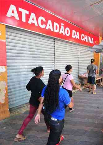 Em Governador Valadares, queda nas vendas fechou loja de importados(foto: Alexandre Guzanshe / EM / D.A Press)